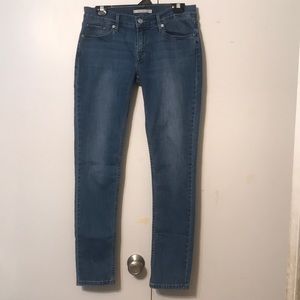 Levis 524 skinny